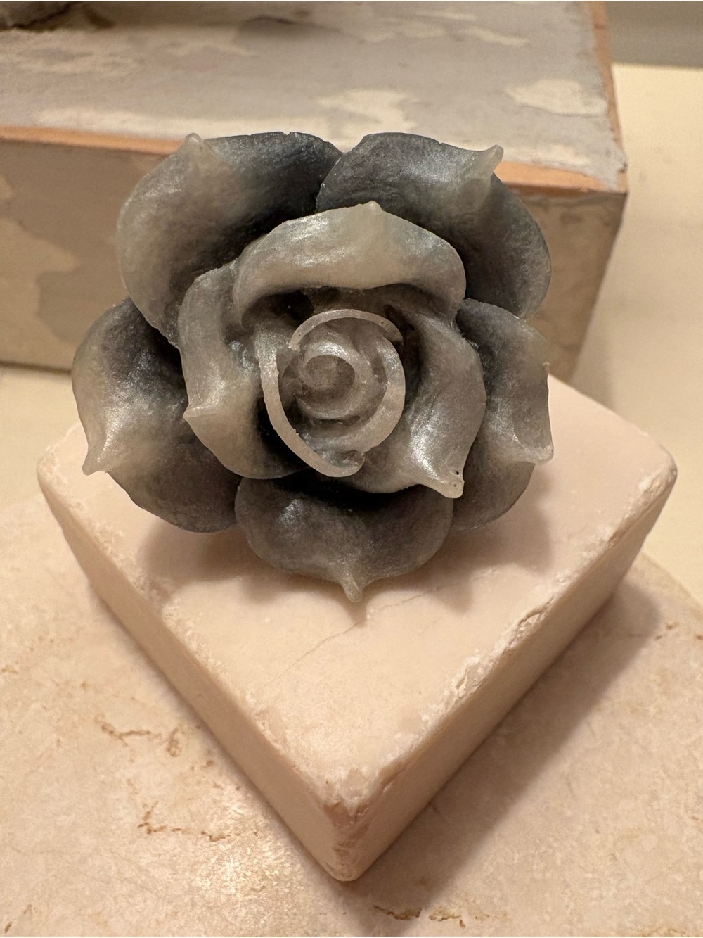 Bloom Ring Gray & Black Rose on Silver Hank